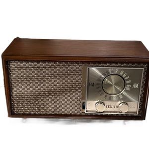Zenith vintage tube radio am/fm M730 brown wood good condition works well